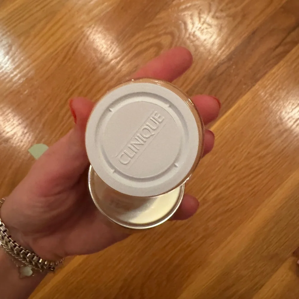 Clinique Moisture Surge™ 100H Auto-Replenishing Hydrator - Picture 6 of 7